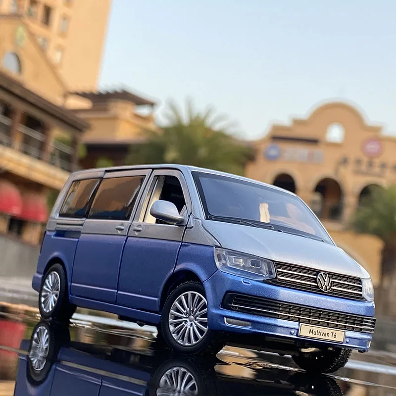 1:32 Zinc Alloy Bus Volkswagens Multivan T6 Alloy Car Model Diecasts MPV Car Model Sound and Light Simulation Toy Gift