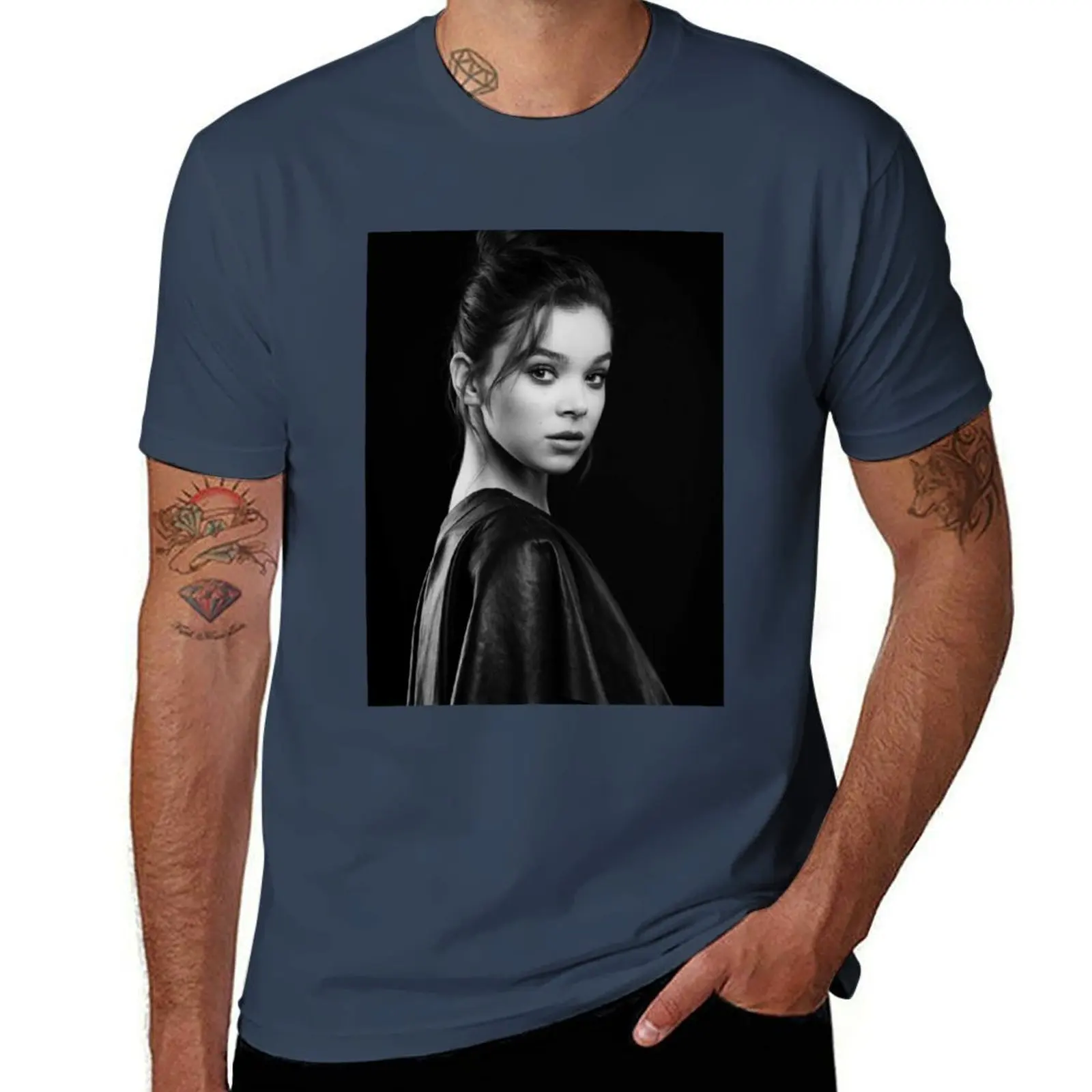 

Hailee Steinfeld (6) T-Shirt anime tshirt t shirts for man cotton soft t shirts for man slim fit T-Shirt