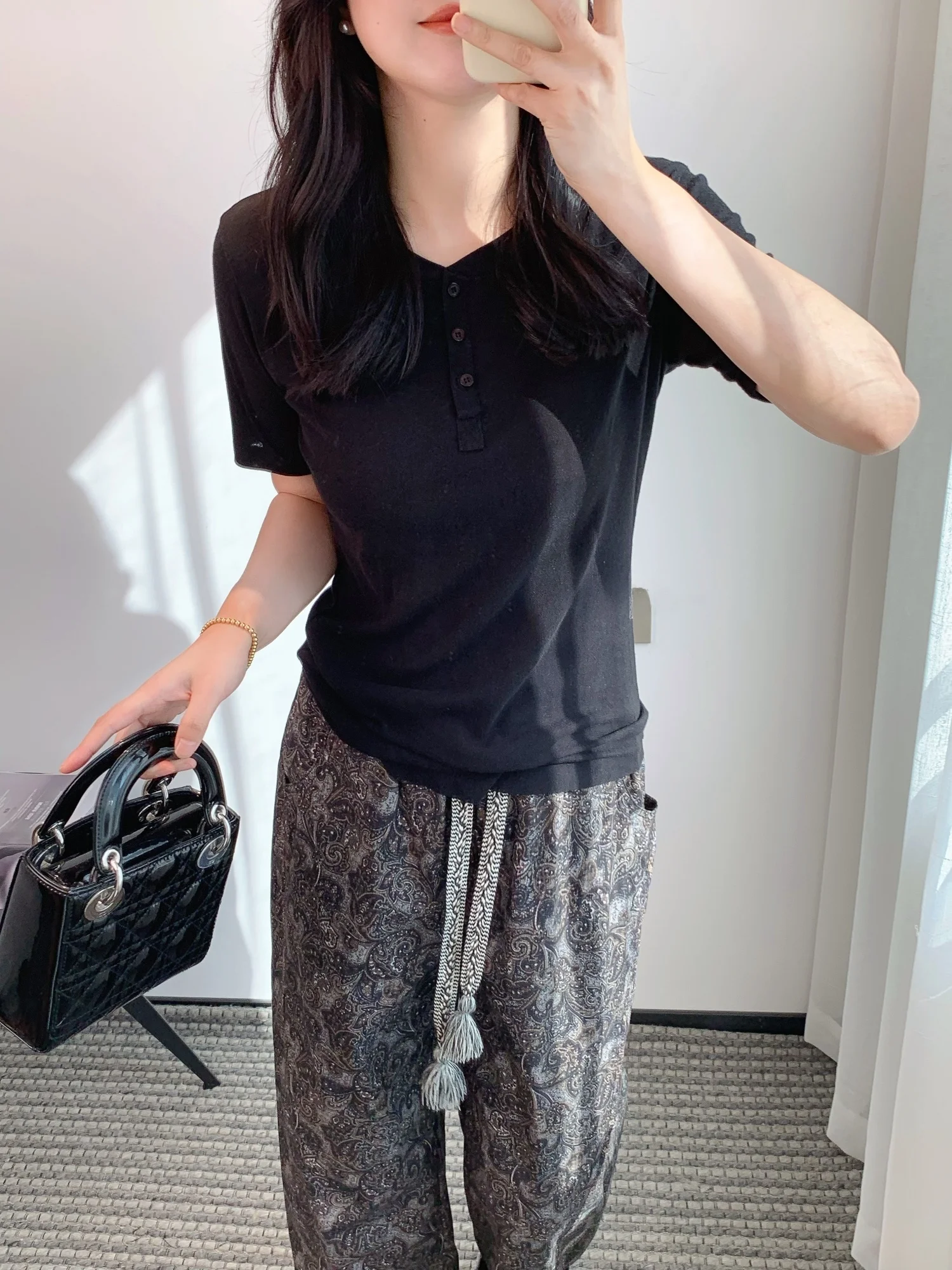 

Женская футболка Slim Fit, летняя, тонкая, новинка 2025 года, модная повседневная модель с круглым вырезом, пуловер-топ