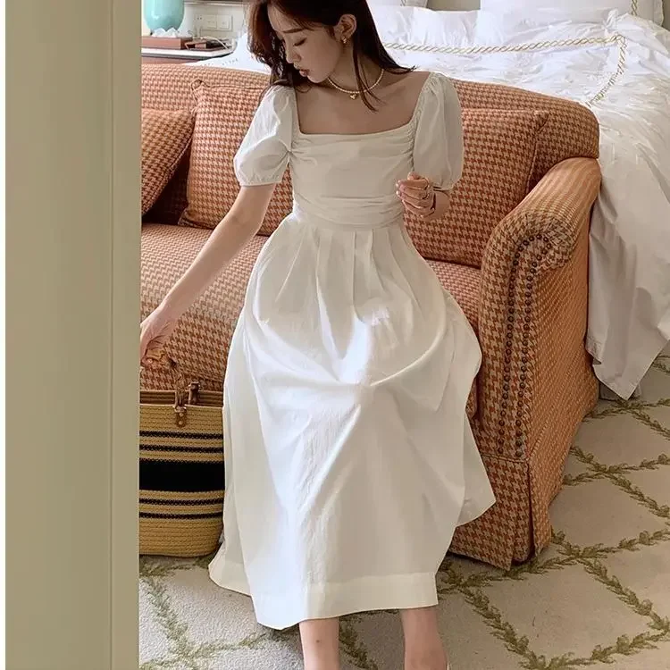 الأناقة الفرنسية الياقة البيضاء فستان قصير التخسيس تنورة طويلة الصيف المرأة الجديدة موضة قصيرة الأكمام طول الركبة الخصر الإمبراطورية