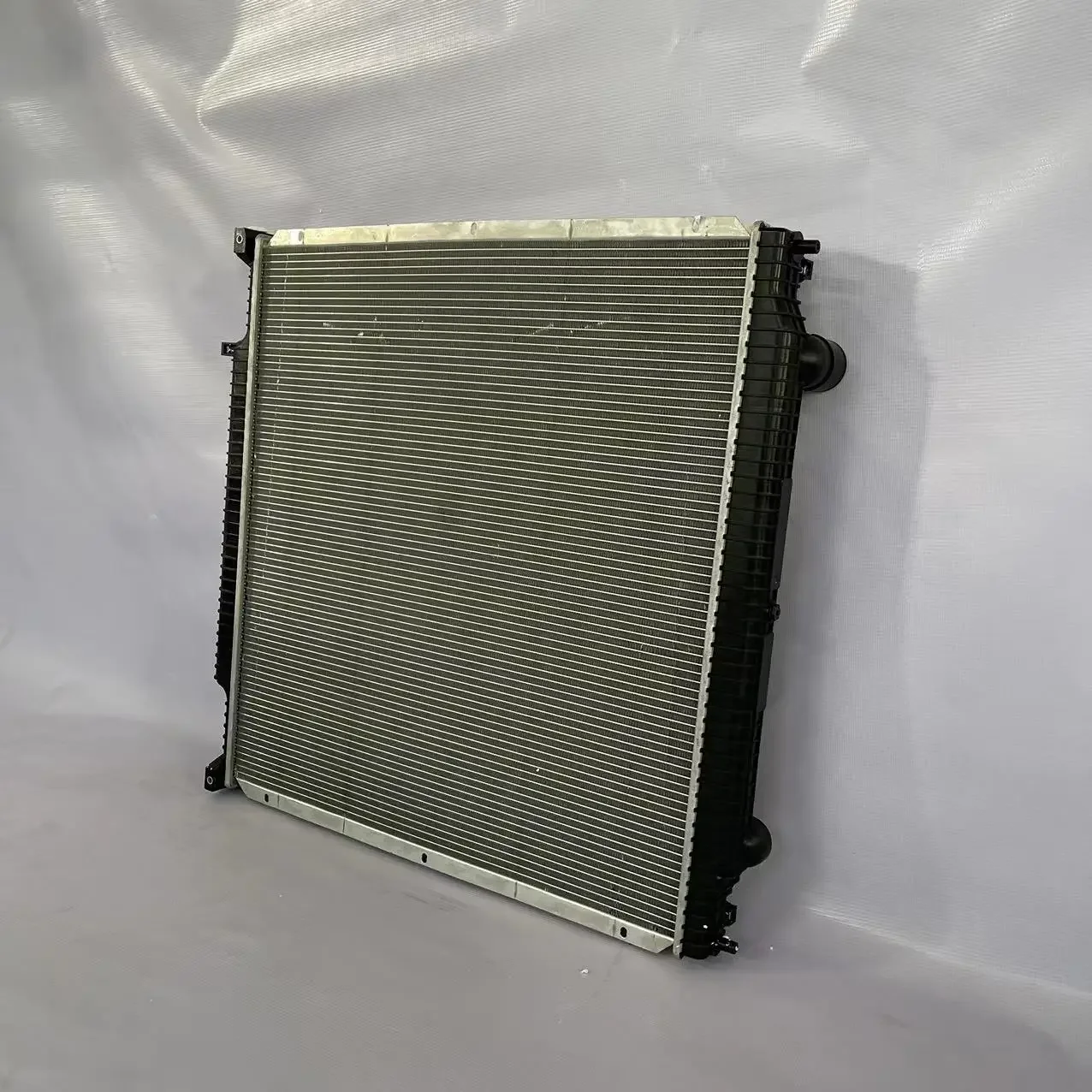 高品質山東ベアー自動車トラクターエンジン冷却システム部品1301010-KS1A1トラック用ラジエーター