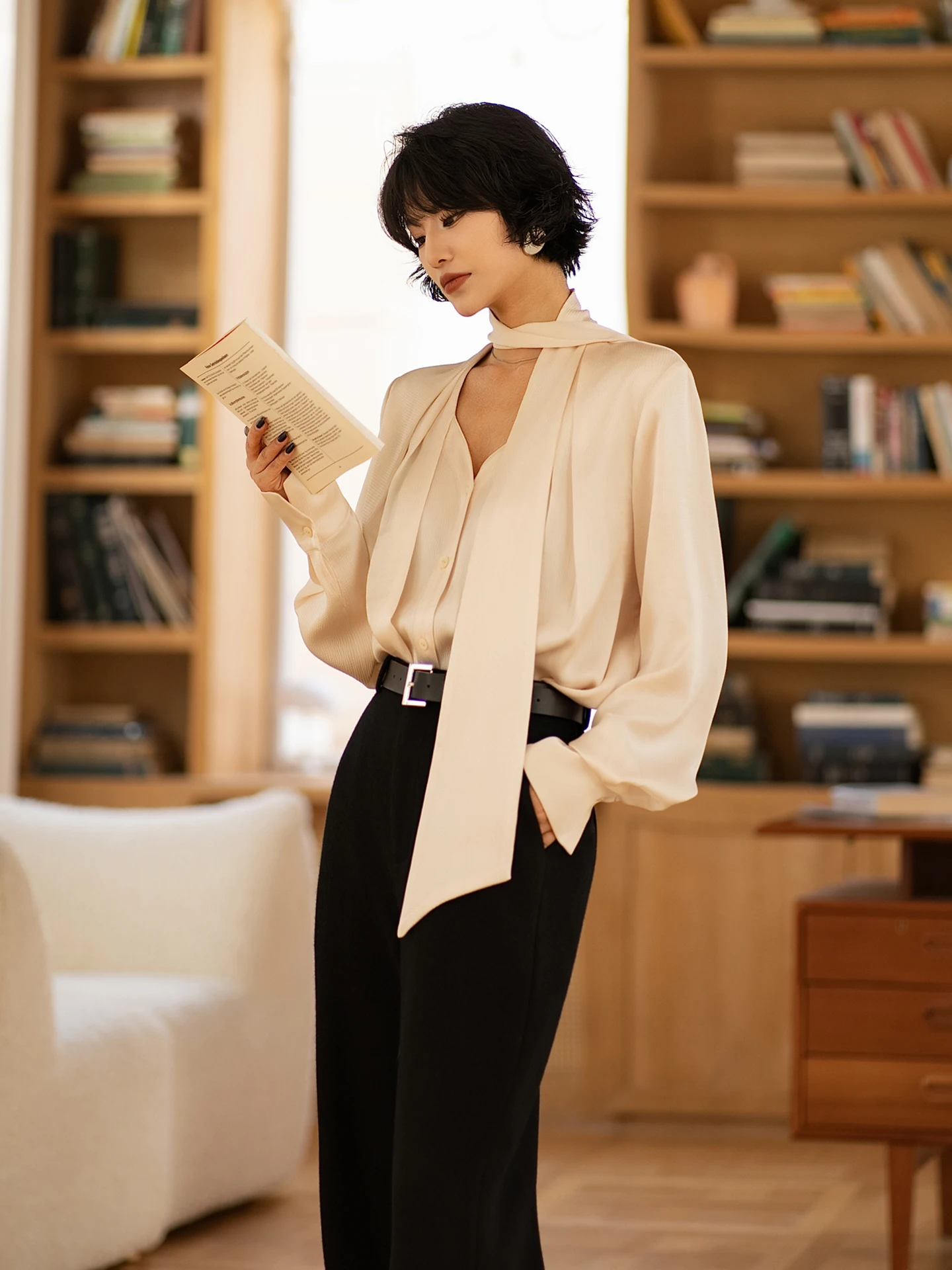 

Long Sleeve Silk Scarf Collar Design Women's Shirt Casual Loose Fit Polyester Fabric Spring 2026 New Style Breathable Thickened