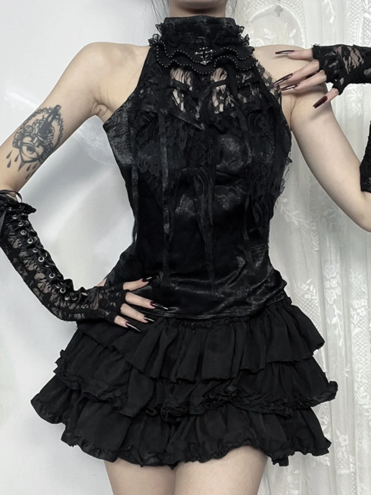 Wannathis Gothic Bla Gilet con cinturino appeso Hot Girl loween Sle Streetwear Scava fuori la finiture in pizzo Slim Fit Fibra di poliestere