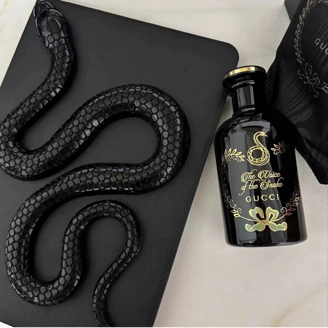 Original design personalized custom-made black king snake handmade tablet case, suitable for iPad