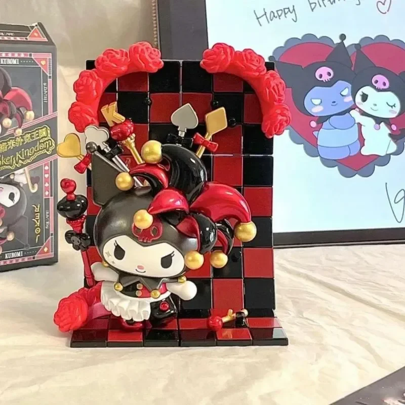 Nieuwe Sanrio Blinde Doos Kawaii Kuromi Figuren Speelgoed Poker Koninkrijk Spade Serie Poppen Desktop Ornamenten Voor Meisjes Kerstcadeaus