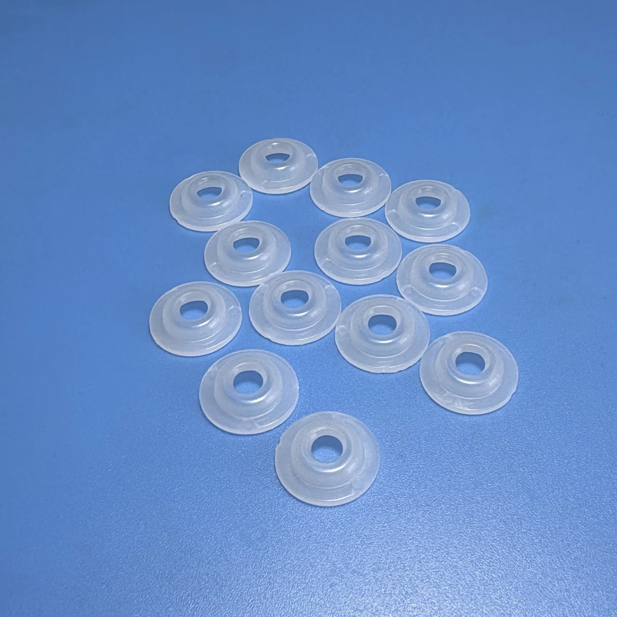 500pcs Fuel injector Plastic Part Pintle Cap Top Quality Fuel Injector Repair Service Kit Size:13*4*3mm