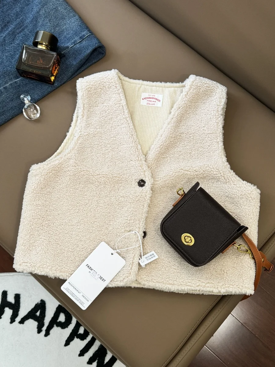 

Корейский модный жилет из овечьей шерсти для женщин, повседневный жилет с V-образным вырезом, осенняя верхняя одежда, универсальный, подходит ко всему
