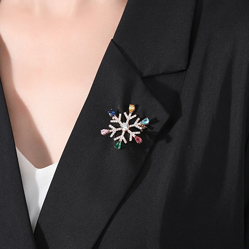 LUOTEEMI Vintage Rainbow Cubic Zirconia Chic Jewelry Snowflake Shape Luxury Crystal Brooches for Woman Fashion Party Accessories