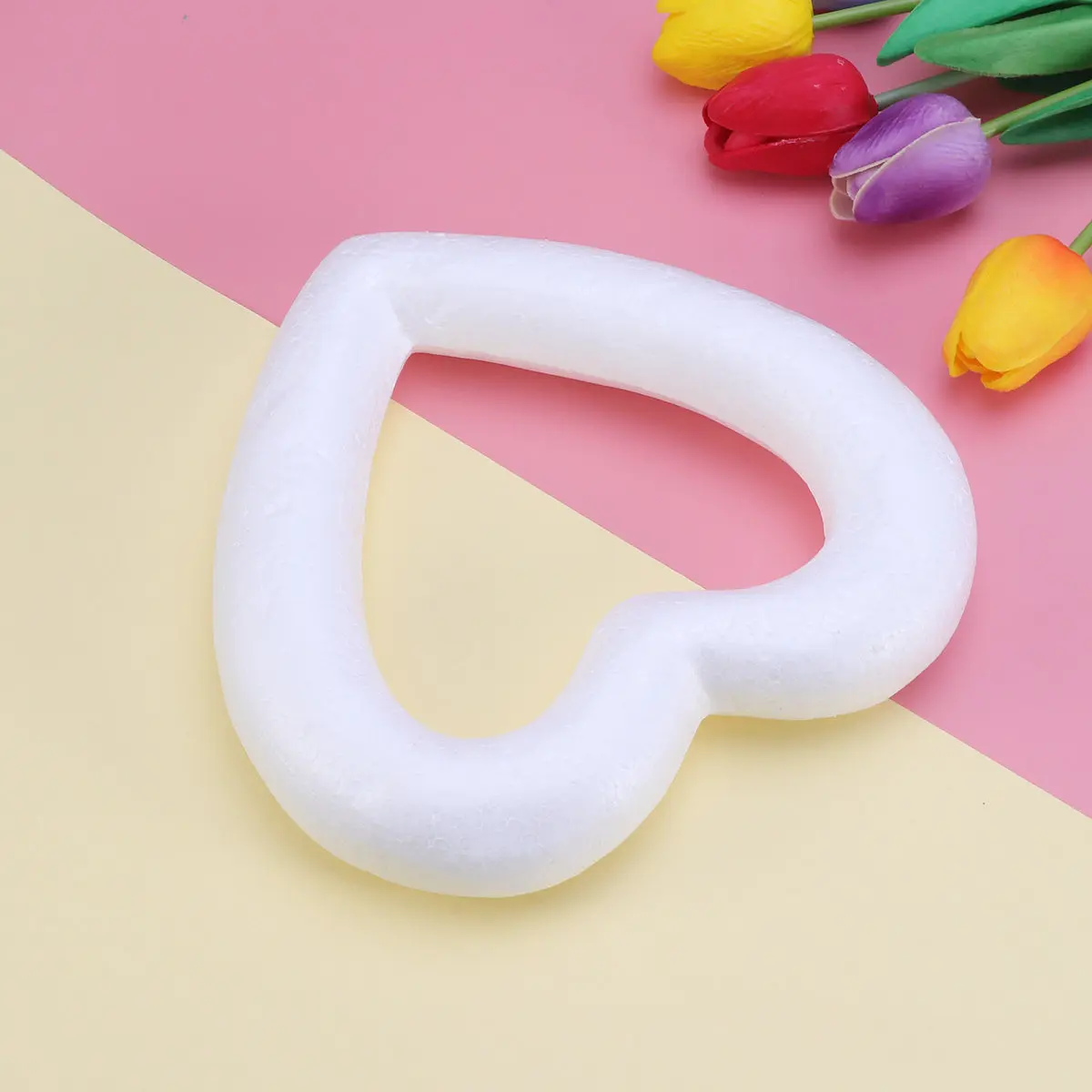 Cœurs creux blancs en mousse de polystyrène pour l'artisanat, la peinture, le collage, la découpe, le ponçage, les centres de table DIY, la décoration de festivals et de mariages