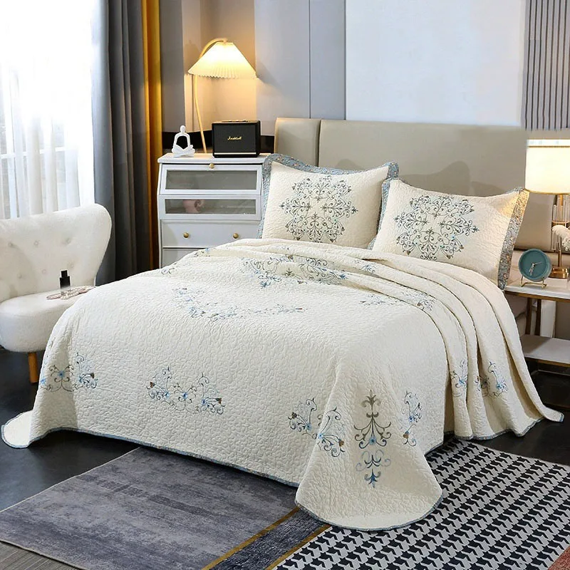 Luxury European 3-Piece Embroidered Quilt Set 100% Cotton Thickened Reversible Bedspread Bed Cover with Insert for Home Decor
