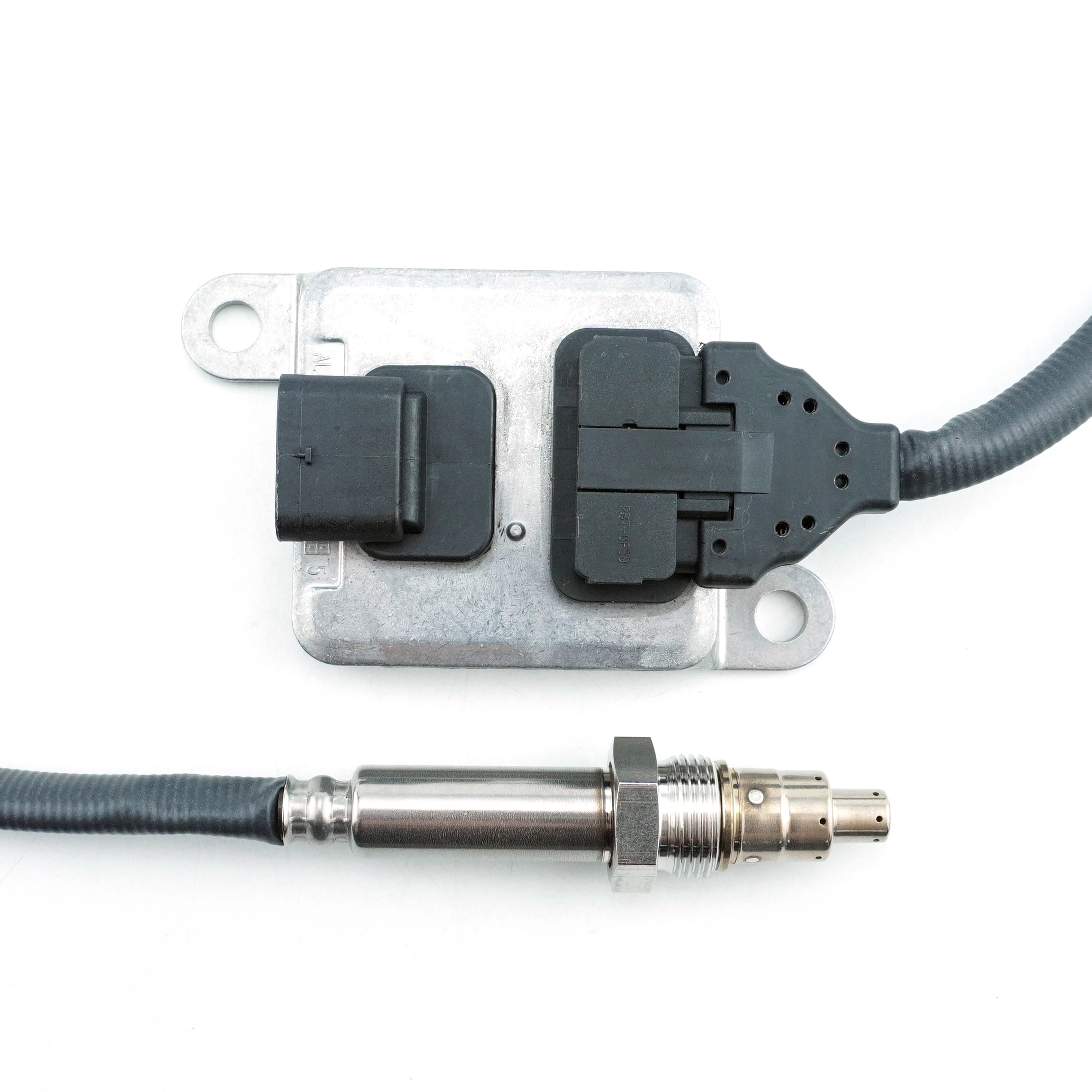 

12V Nitrogen Oxygen Sensor ML239299 5WK97200 For Mitsubishi Canter/Fuso 2017 NOX Sensor After Cat ML239298