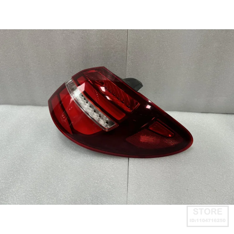 مصباح خلفي LED عالي الجودة لسيارة Mercedes Benz Class B W246 مجموعة مصابيح خلفية LED OE 2469068100/2469068200/2469069100/2469069200