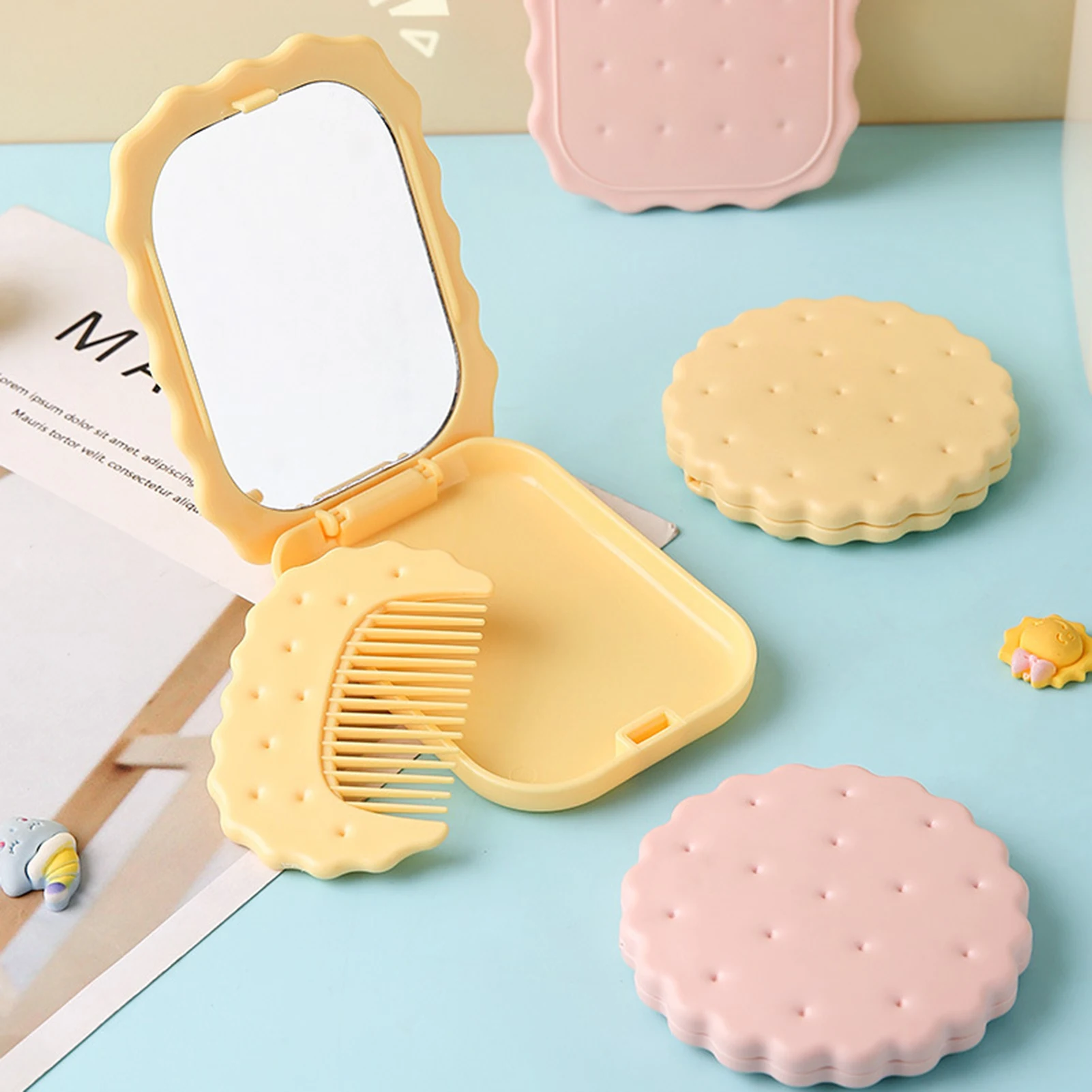 Cute Pink Cookie Shaped Mirror Folding Handheld Mirrors With Comb One-Sided Makeup Mirror Set Makeup Gift for Women Girls