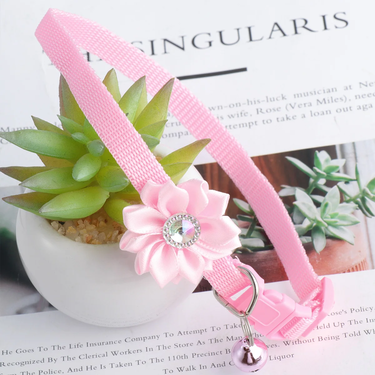 

Pink Pet Flower Collar with Bell Creative Adorable Necklace for Small Cats Dogs Adjustable Design Special Gift for Pets