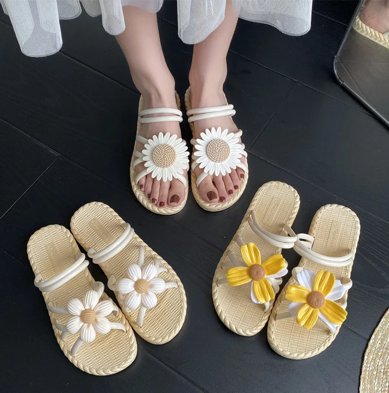 2024 New Summer Style Women's Versatile Flat Sandals, Ethnic Style Beach Fashion Sandals for Women To Wear Outside