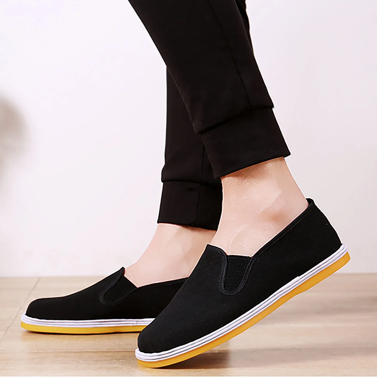 Hot Sale Simple Design Large Size Beef Tendon Bottom Breathable Elastic Mouth Black Cloth Shoes Casual Shoes Mans 2024 Trend