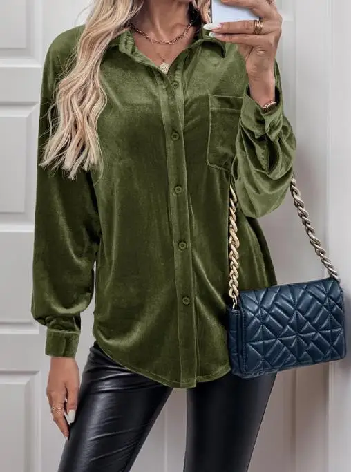 ياقة بلون موحد، قميص من جلد الغزال الفاخر بأكمام طويلة، قميص تنقل أنيق وعصري للسيدات في الخريف