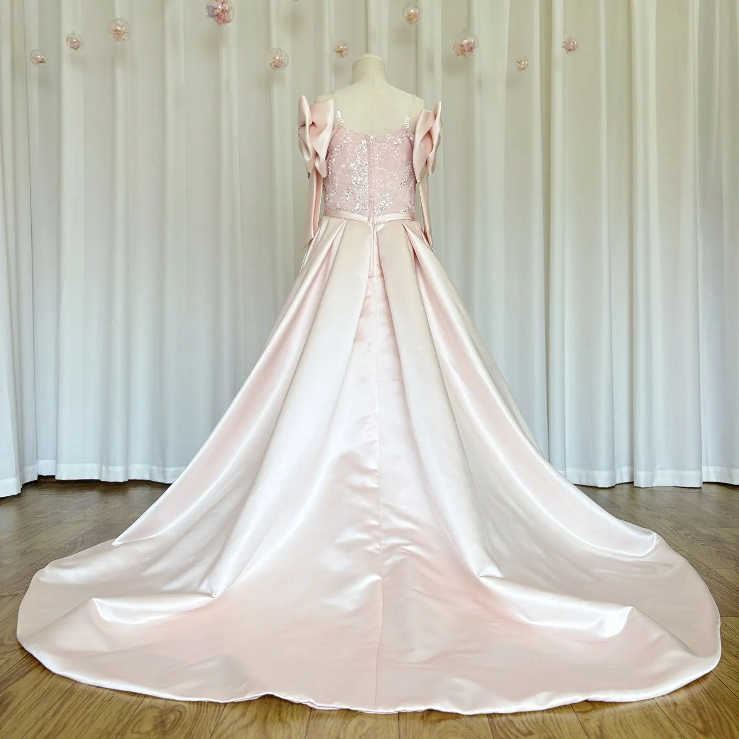 Jill Wish-Robe de Princesse Rose Élégante avec Nministériels d à Paillettes pour Enfant, Tenue de Luxe pour ixde Communion, Anniversaire et Mariage, J148