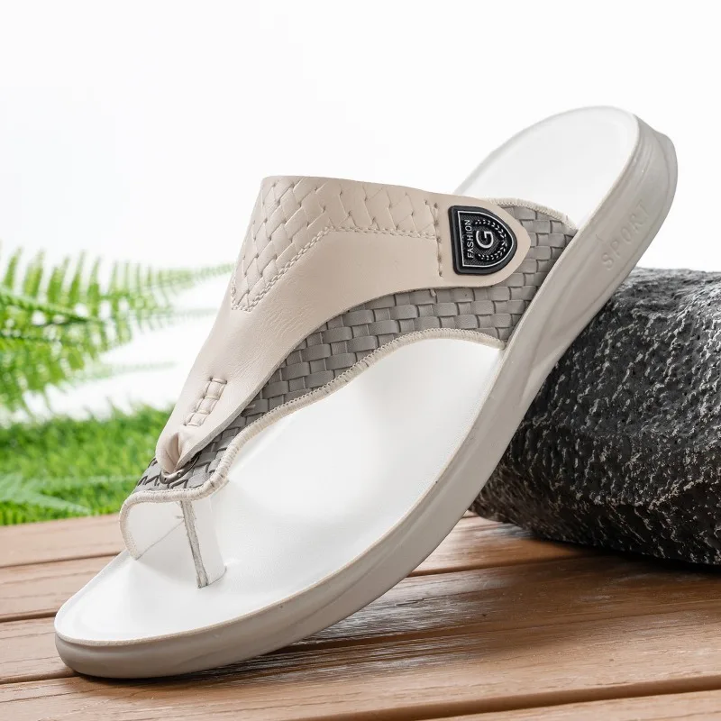 

Summer New Lightweight Men's Pu Flat Flip-flops Non-slip Soft Sole Thong Beach Sandals with Round Toe and Solid Color