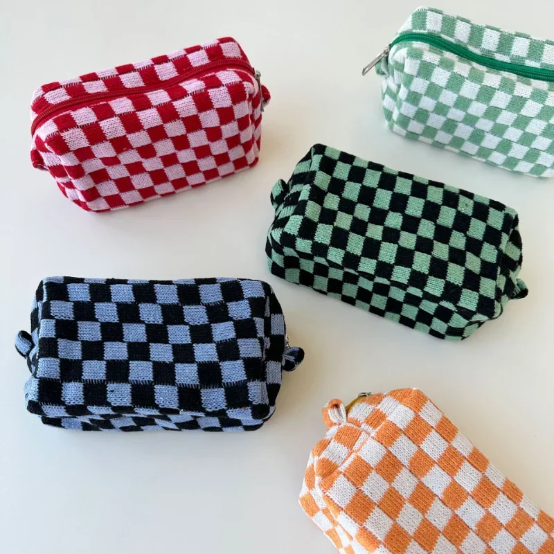 Colorido Checkerboard Plush Clutch Maquiagem Bag, Grande Capacidade Cosmetic Storage Bag, Skincare Organizer, Higiene Pessoal Bag, Ins Moda