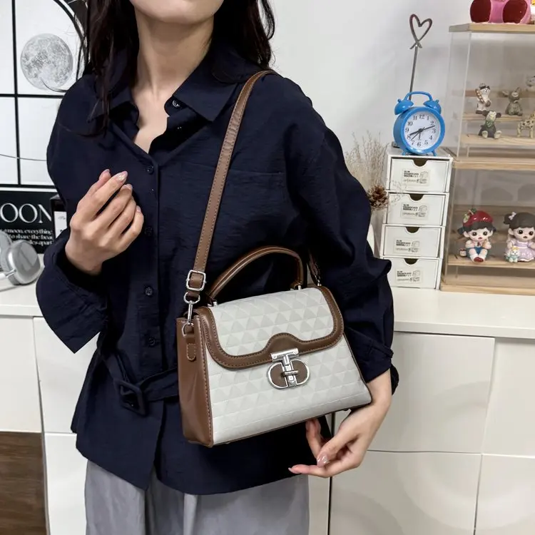 

High End Diaper Bag Elegant Luxury Leather Classic Paris Designer Trendy Design Vintage Casual Simple Women Bag