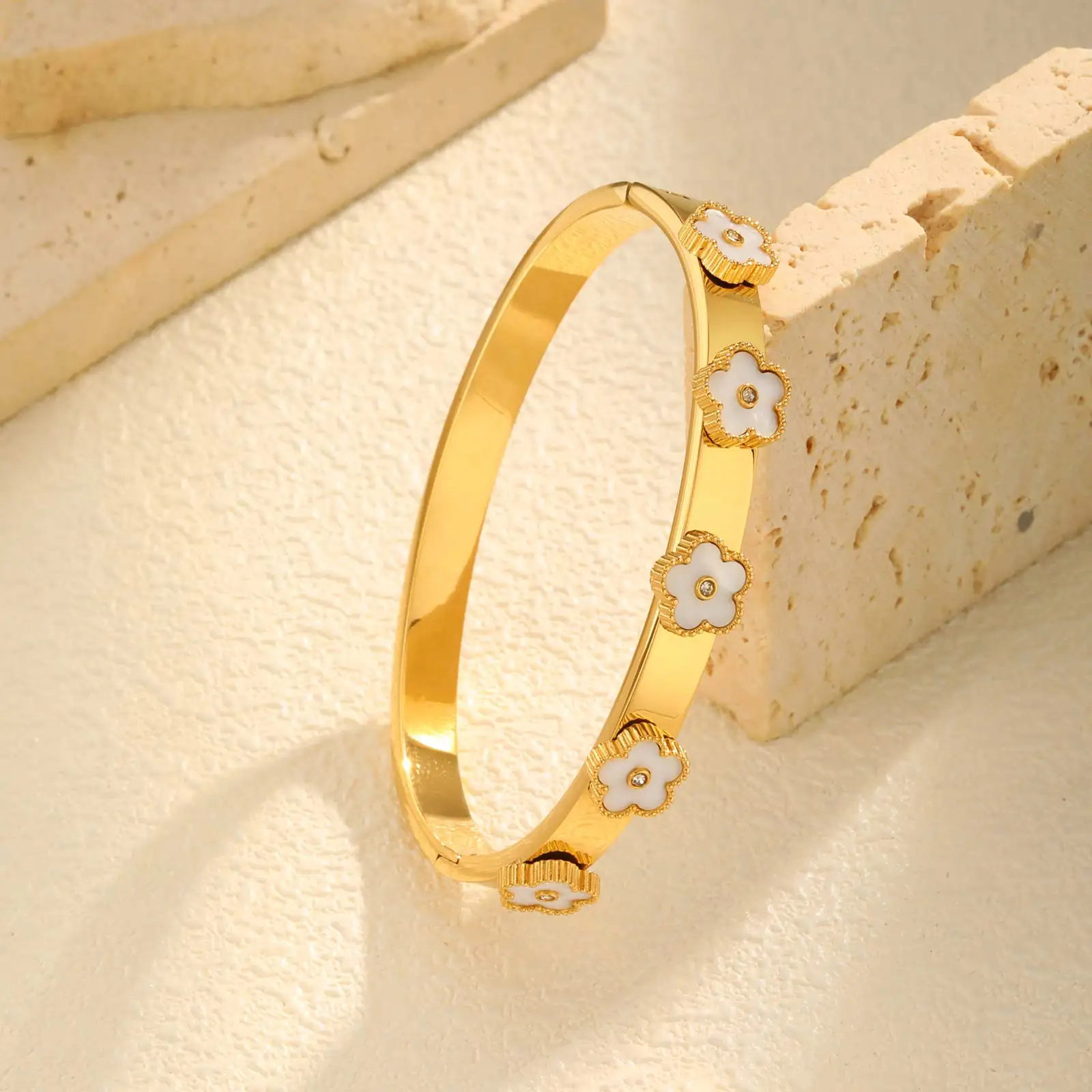 

Luxury Shell Flowers Opening Cuff Bracelet for Women,Gold Color Stainless Steel Bangle Bracelets,Fashion Jewelry Gift