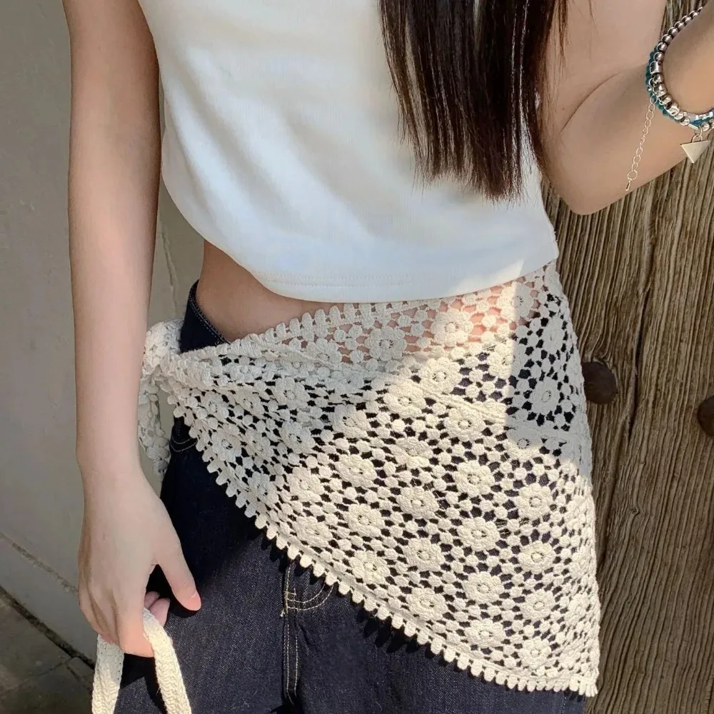 Crochet Hollow Triangle Shawl Vintage Lace Knit Shoulder Wrap Women Breathable Decor Scarf Summer Dress Match Style Accessories