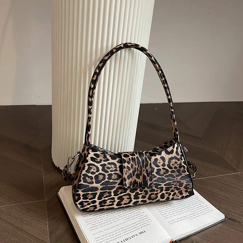 

Women New High Style Leopard Print Underarm Fashionable Single Shoulder bags