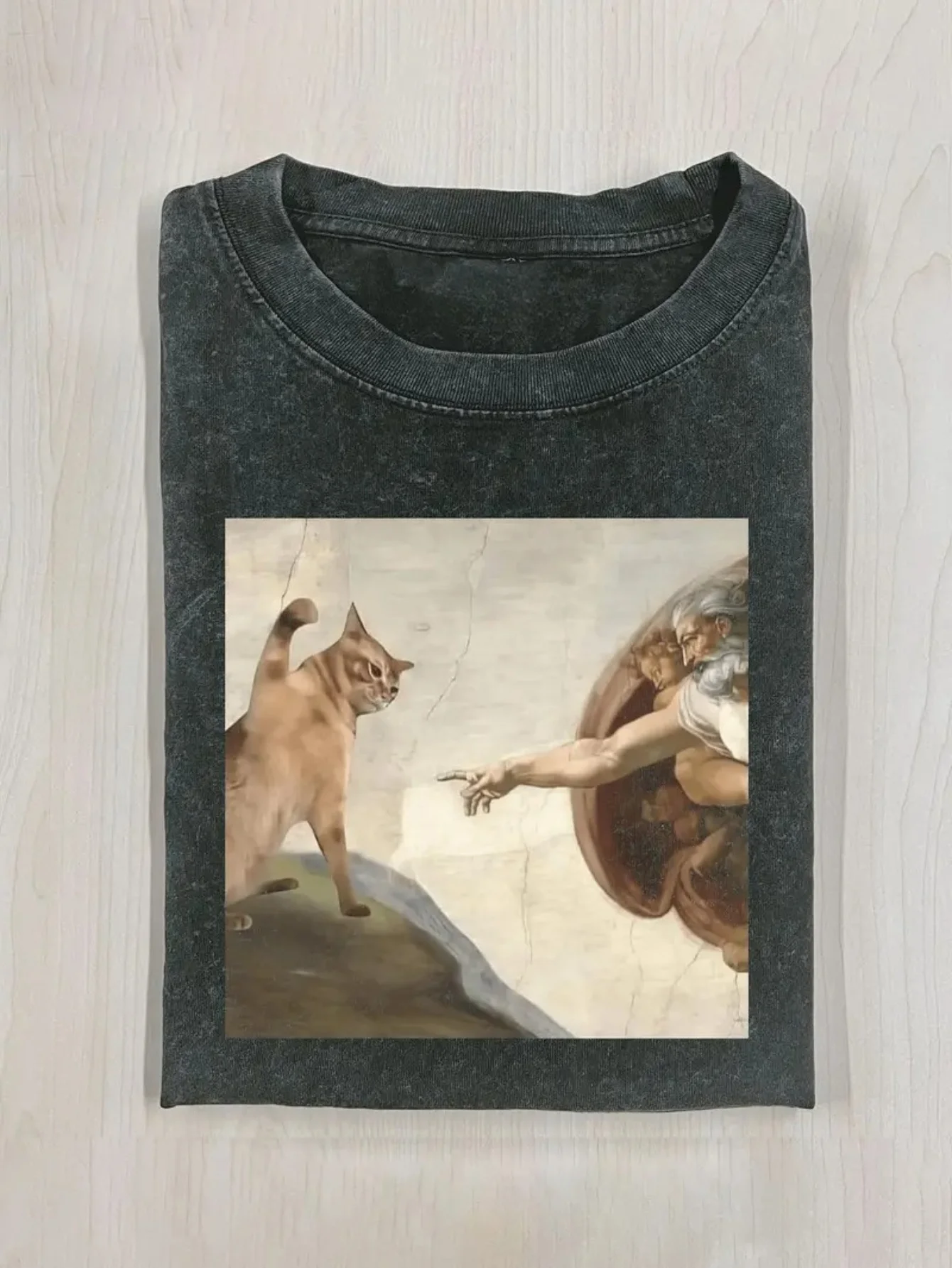 Men's Fun Sistine Inspiration Cat and David Art Print T-Shirt - Soft Short-Sleeved Crew Neck Casual Top, Designed by Michelangelo, Machine Washable Humorous Graphic Clothing, Suitable for Everyday Wear, Playful Geometric Patterns, All-Season Loose Fit, Artistic Cat and Famous Painting Style Clothing
