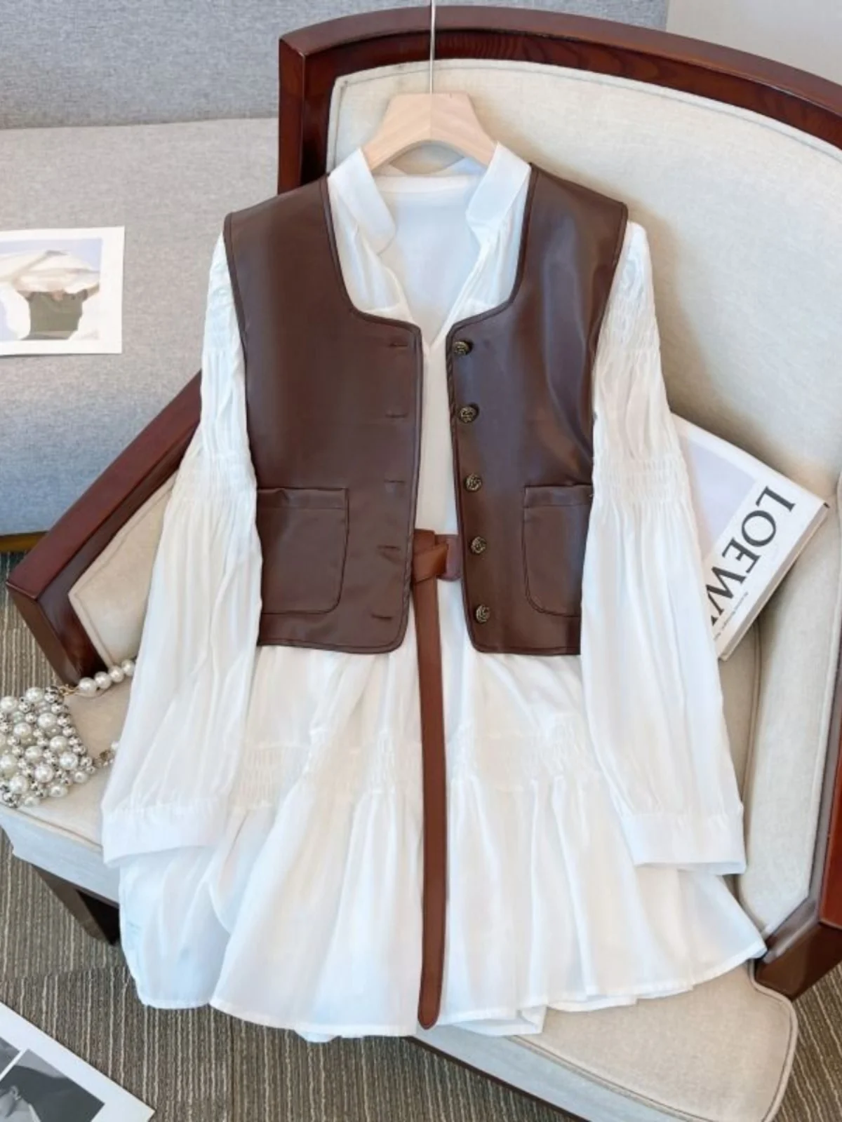 

Ele Mid-Length irt Dr White Long Sve Briti Sle Set with Leather Vest Autumn Faion Ladies' Commuter Sle Dr