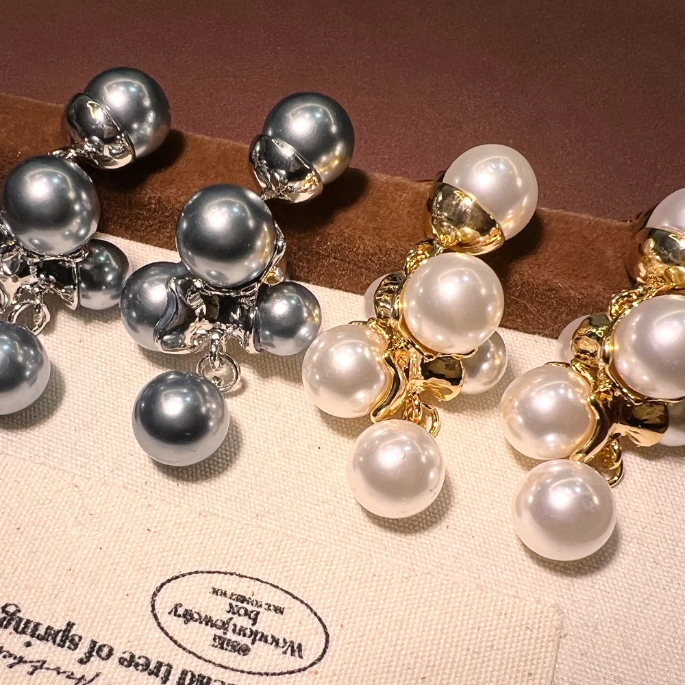 18K French grape niche design sense light luxury sweet cool wind plated real gold ins cross-border hot-selling versatile earring
