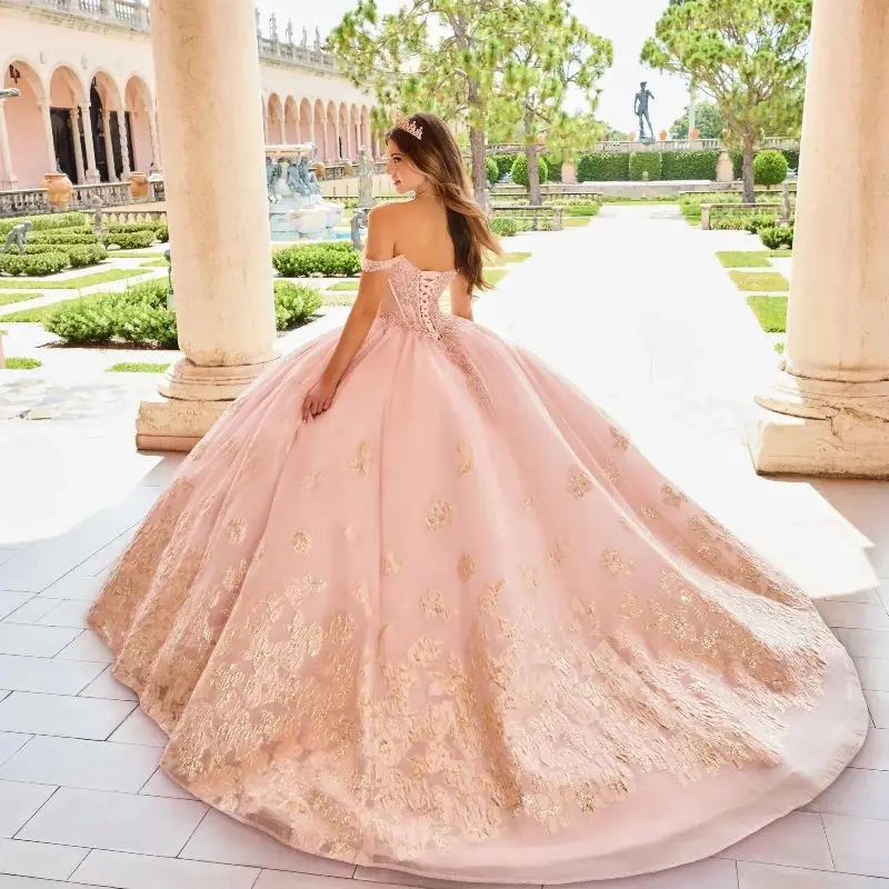 ที่กําหนดเองสีชมพู Sweetheart Quinceanera ชุดทองดอกไม้ดอกไม้ลูกปัดชุดหวาน 15 Party Vestidos De XV Anos YQD392