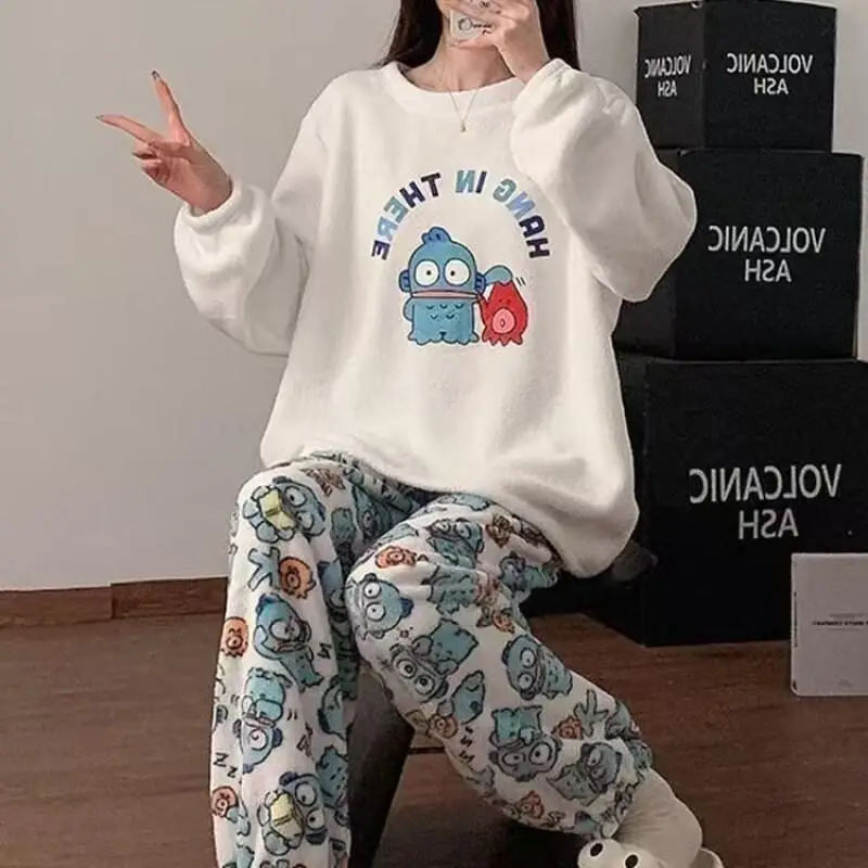 

Женский пижамный комплект Sanrio Hello Kitty, одежда для сна из мягкого кораллового флиса для девочек, домашняя одежда, новая милая теплая и удобная одежда с мультяшным рисунком