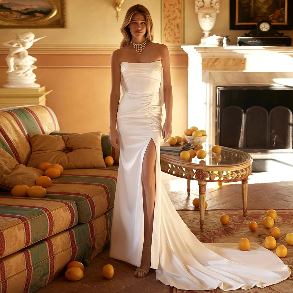 Modern Women Strapless Mermaid Wedding Dress with Side Slit Customized Pleats Satin Court Train Illusiom Back Bridal Gowns