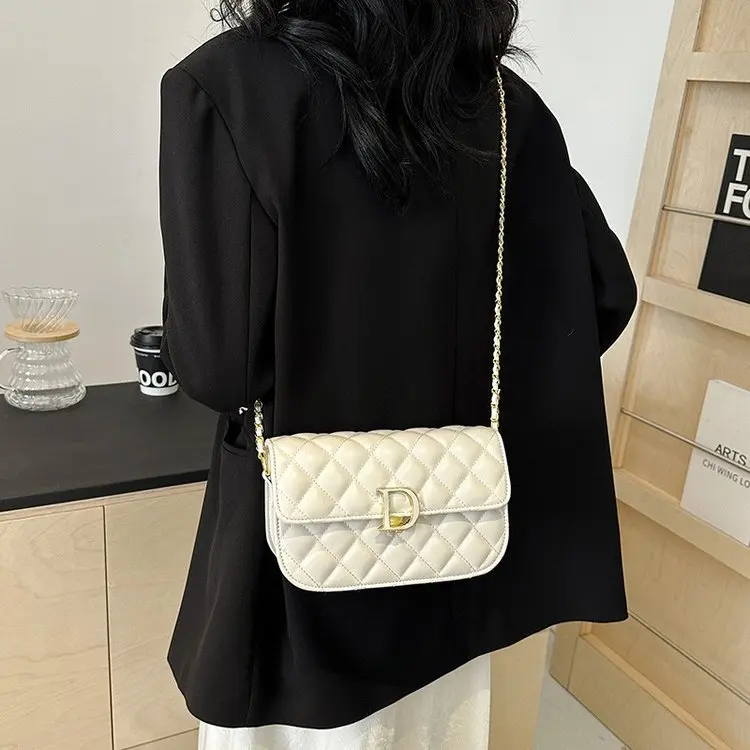 

Новая модная женская сумка 2026 года: универсальная, с ромбовидной вышивкой, нишевый дизайн, на одно плечо, кроссбоди, маленькая квадратная сумка-тренд