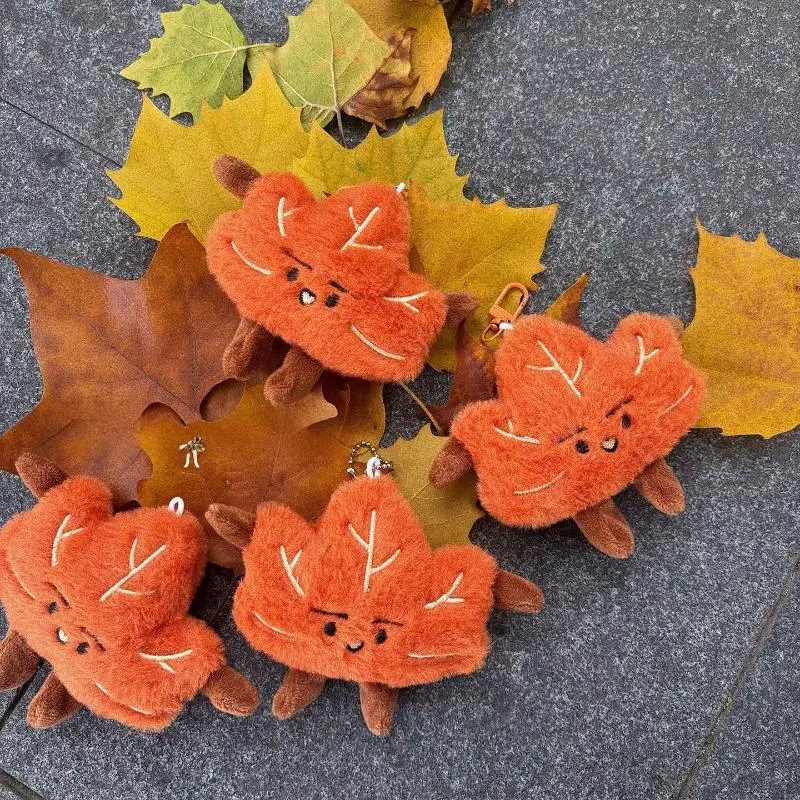 Simpatico peluche foglia d'acero portachiavi cartone animato foglia d'acero morbida bambola di pezza borsa ciondolo portachiavi per auto zaino decorazione appesa regalo