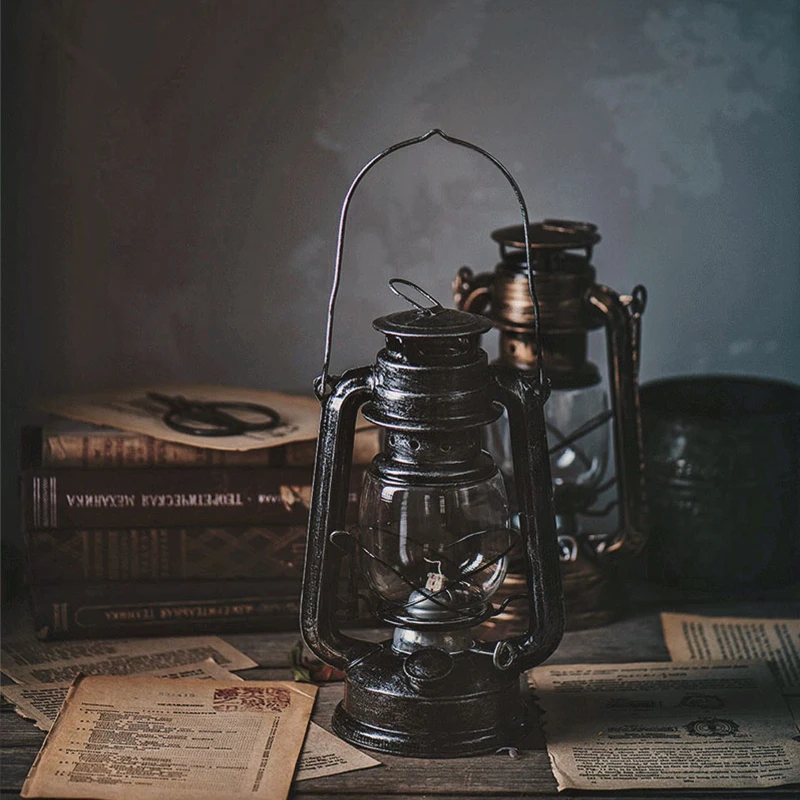 Retro Iron Kerosene Lamp with Wick Vintage Photography Props Home Decoration for Coffee Shop Figurines Miniatures Kerosene Lamp