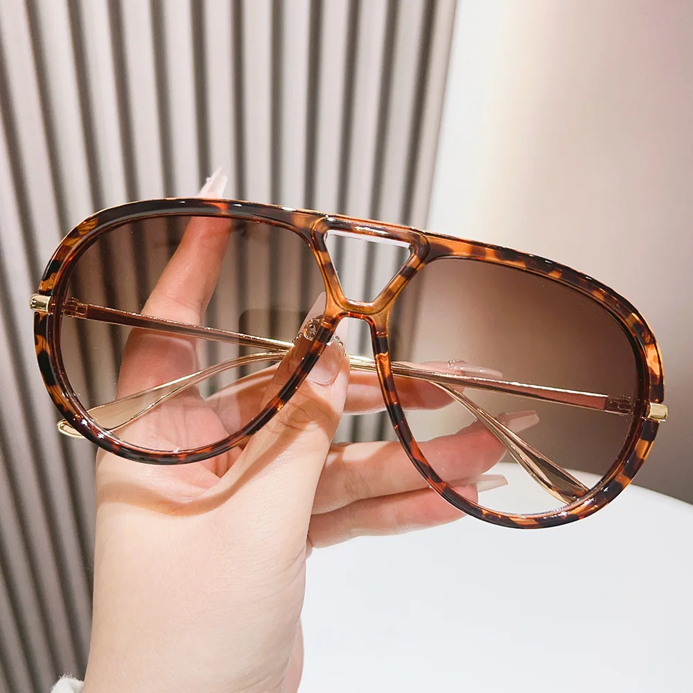 Vintage y2k Big Frame Pilot Sunglasses Women For Men Popular Luxury Brand Designer Sun Glasses Punk Rivet Oversized Shades UV400