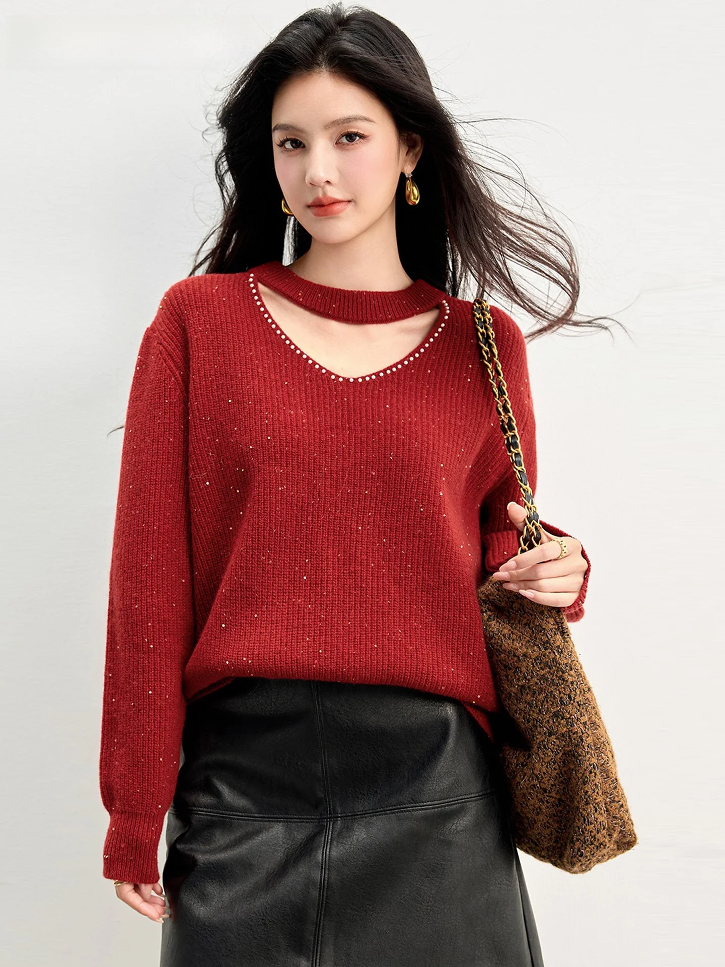 

La Chapelle Pearl V-ne Knitwear Women's Soft iny Hollow out Faion Gentle Unique Sle Loose Fit Thiened Autumn Sweater