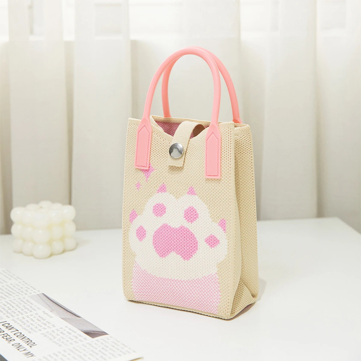 

Cute Cartoon-Style Knitted Phone Bag with Cat Paw Design, Single Shoulder Crossbody with Long Strap, Suitable for Daily Outings, Commuting, Outdoor Travel, Vacations, and Carrying Items Like Phones, Keys, Cards, Etc., Usable in All Seasons