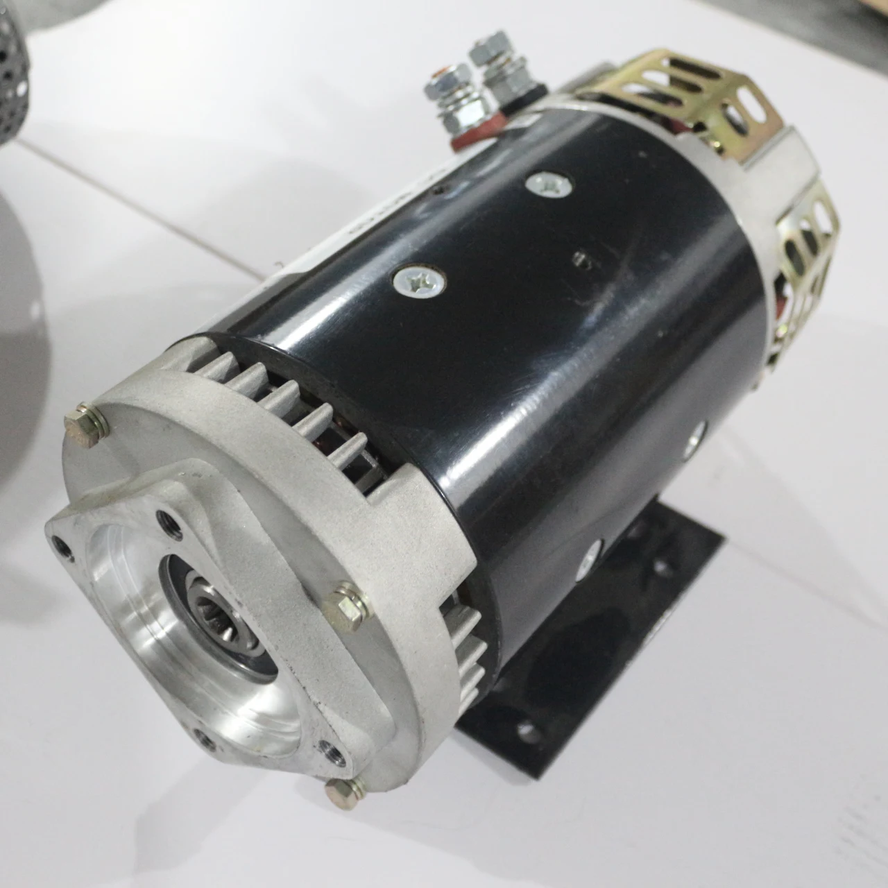 มอเตอร์ไฟฟ้ากระแสตรง 24V 4KW ความเร็วสูง พร้อมระบบกันน้ำ แบบแปรงถ่าน ความเร็ว 3000 รอบต่อนาที สำหรับใช้กับเครื่องใช้ไฟฟ้าในบ้าน เรือ พัดลม หุ่นยนต์