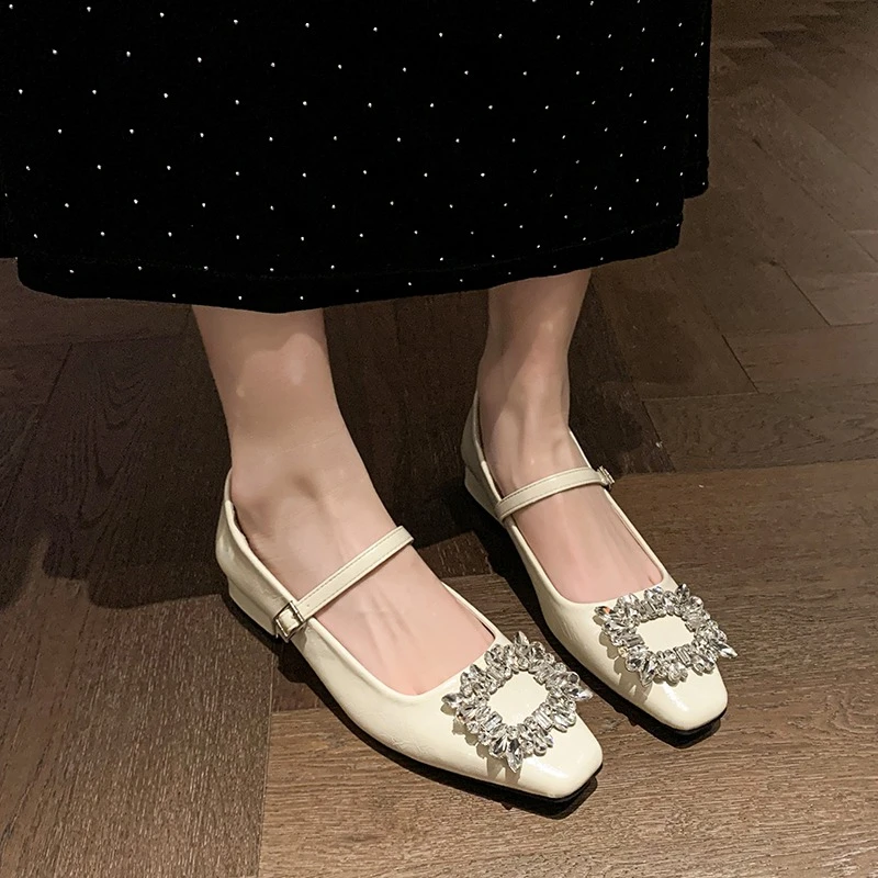 Beige Mary Jane shoes 2025new autumn fashion crystal square buckle Suitable for pairing with skirts Square toe single shoe style