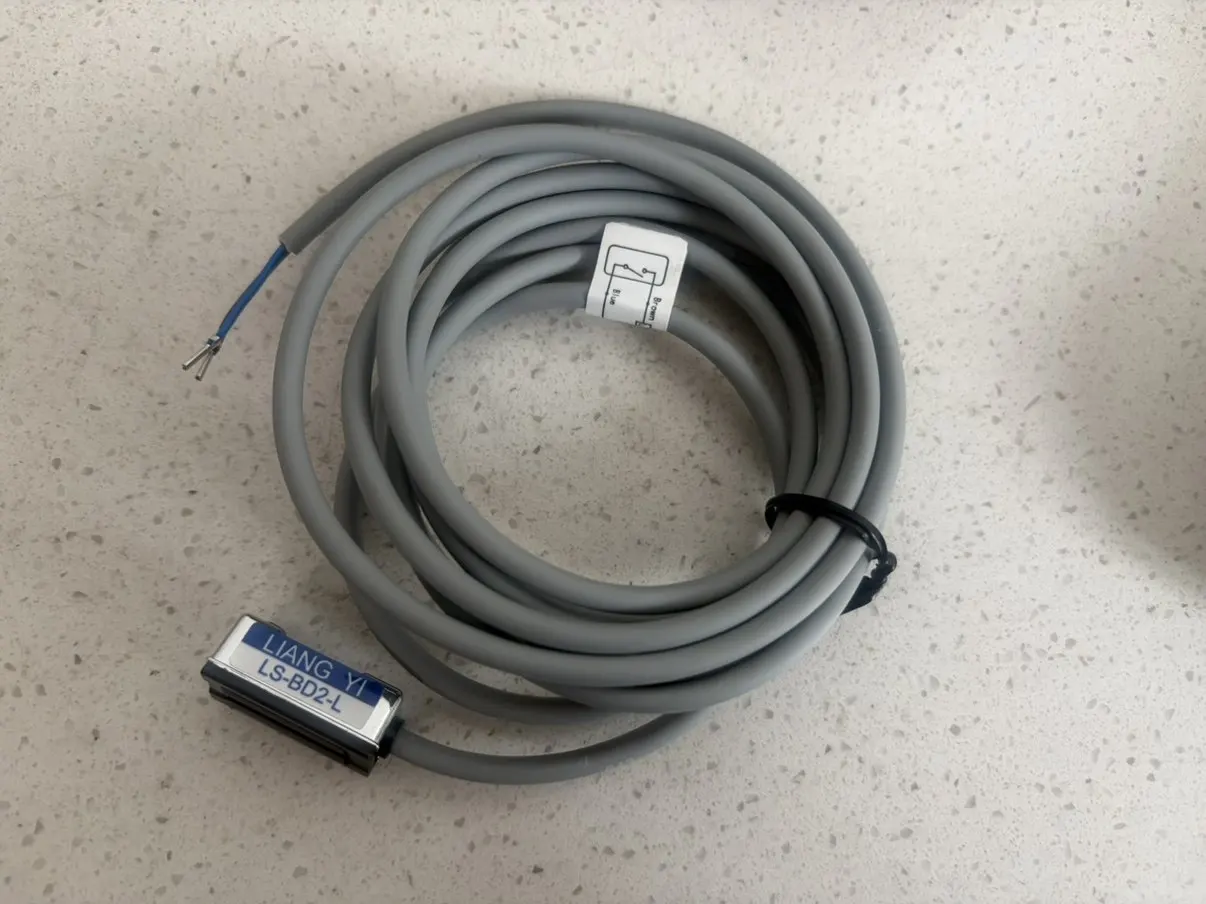 

Магнитоиндуктивный датчик LS-BD2, бесконтактный выключатель LS-BD2-L для цилиндров, датчик положения