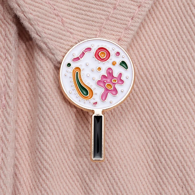 Lupa bacteriana de laboratorio, Pin esmaltado, microscopio, parásito, microbiano, broche de laboratorio científico, insignia de solapa, regalo de joyería de moda