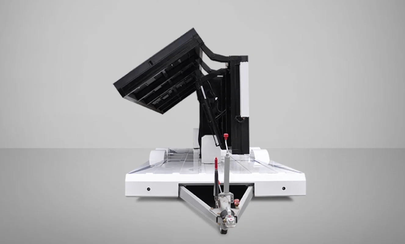 LED-Anzeigemessung: 800 mm x 2560 mm, faltbarer Bildschirm kann bis 2 m angehoben werden; AV-Standard-Anhängerleuchten