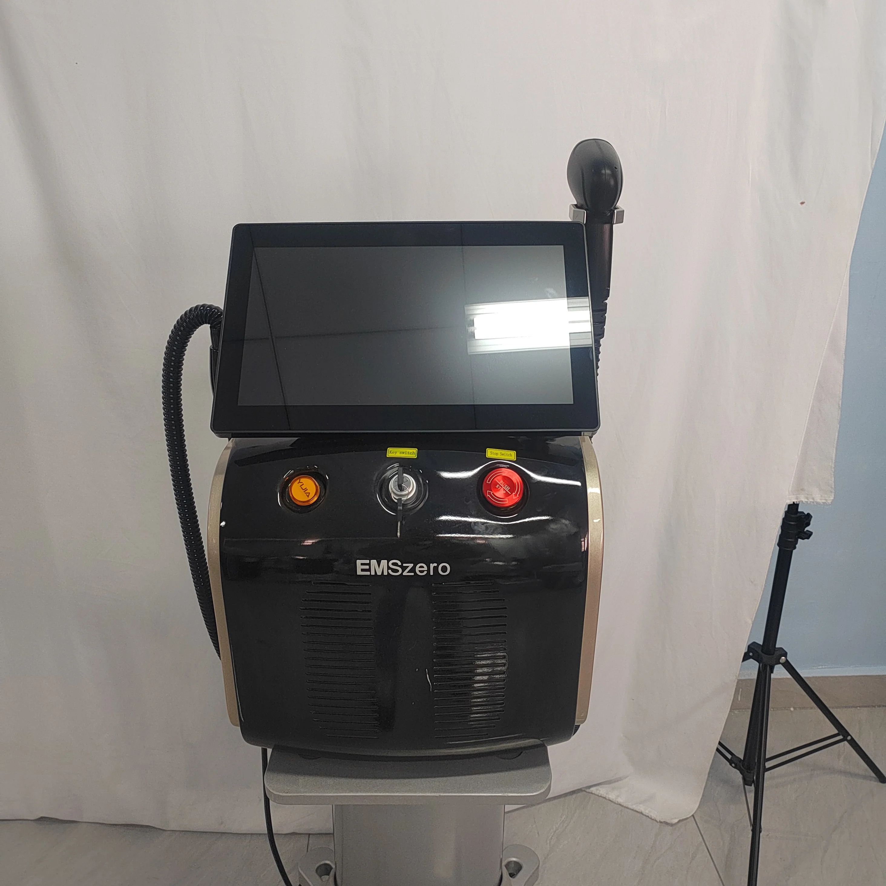 ثلاثية الأبعاد آلة تحليل بشرة الوجه محلل فروة الرأس متعدد اللغات 15.6 بوصة تحليل بشرة الوجه الماسح الضوئي AI آلة تحليل الجلد #3