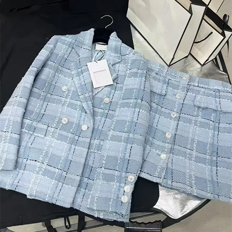 

Индивидуальный пошив европейской женской одежды - новые летние модели 2026 года: комплект из синего твидового пальто с длинными рукавами в клетку и юбки