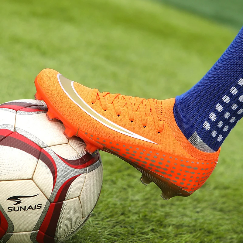 

New Men Football Boots Sport Soccer Shoes Ultralight Sneakers Non-Slip Training Outdoor Grass Adult FG Comfortable Cleats Match