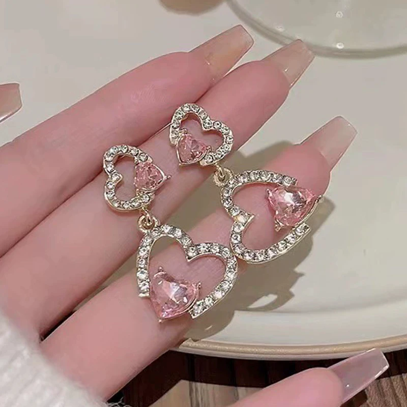 Exquisite Heart Pendant Drop Earrings for Women Hollow Out Inlaid Rhinestones Heart-Shape Frame Dangle Earrings Sweet Jewelry
