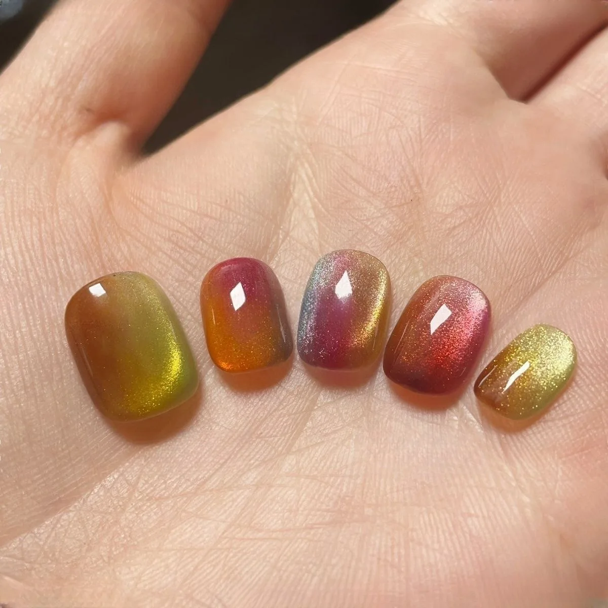 

10pcs Short Square Handmade Press on Nails Art Cute Cat's Eye Nails Tips Gradient Colorful Design False Nail Reusable Fake Nail